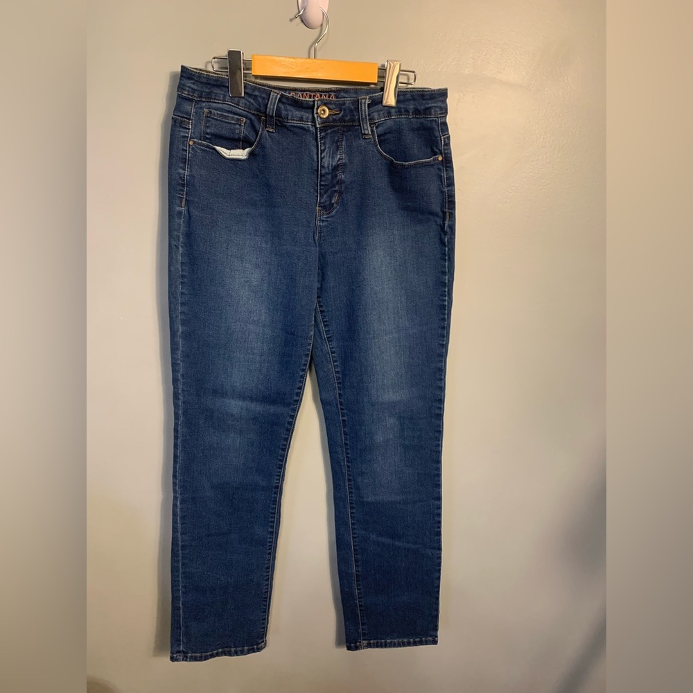 Blue Skinny Jeans with Subtle Fading and Contrast Stitching